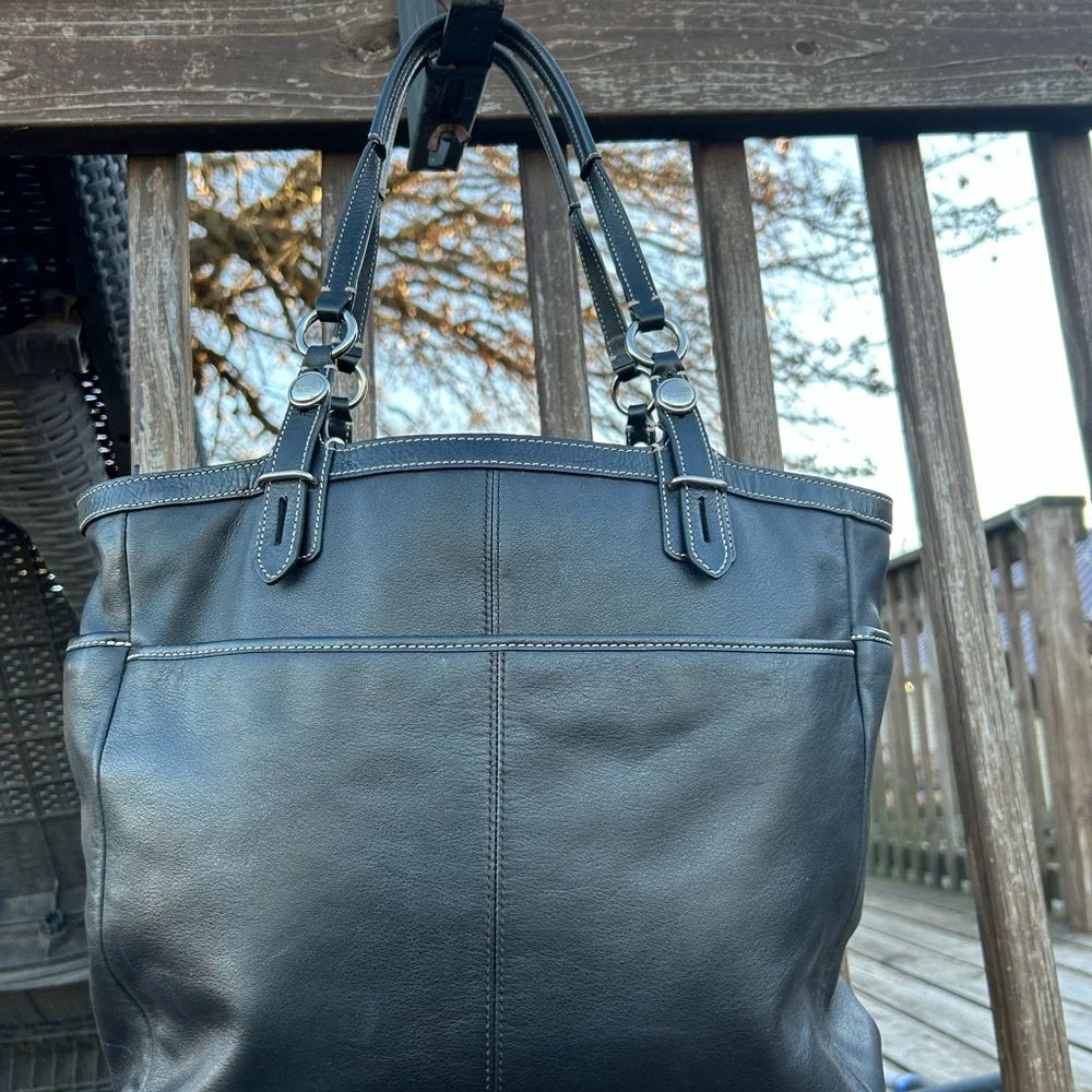 Coach Large Hampton Laguna Black Tote in great condition 16x14 - Picture 6 of 7